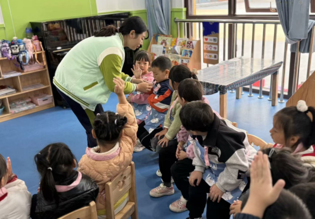 专业化活动生活化共育常态化系统培育幼儿的核心素养