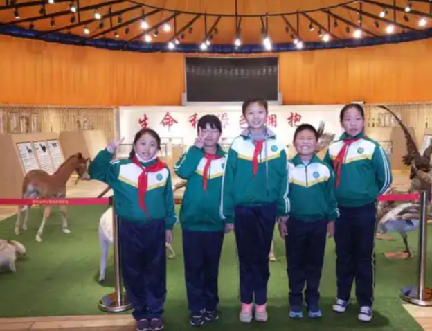 让草原学子在家门口享受优质科创教育以科技之力打破地域壁垒